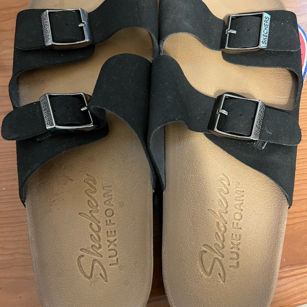 Beautiful shoe Skechers luxe form